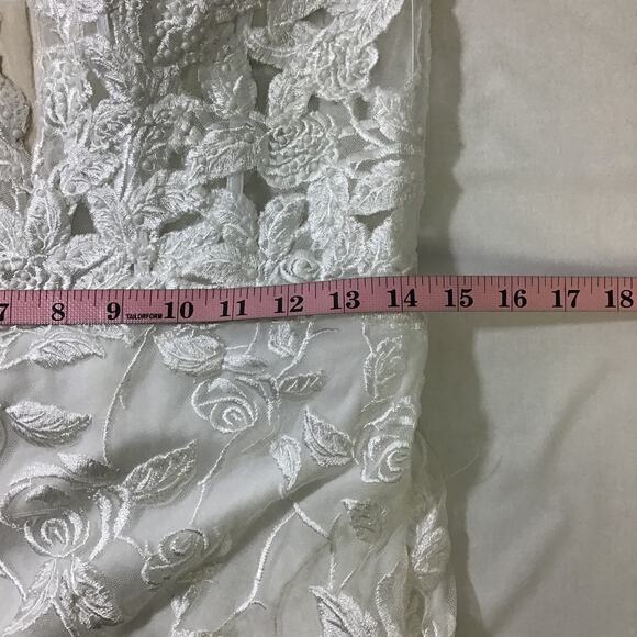 LULU'S SZ 4 S Precious Romance White Embroidered Lace Maxi Dress B139 *flaw - Picture 7 of 9